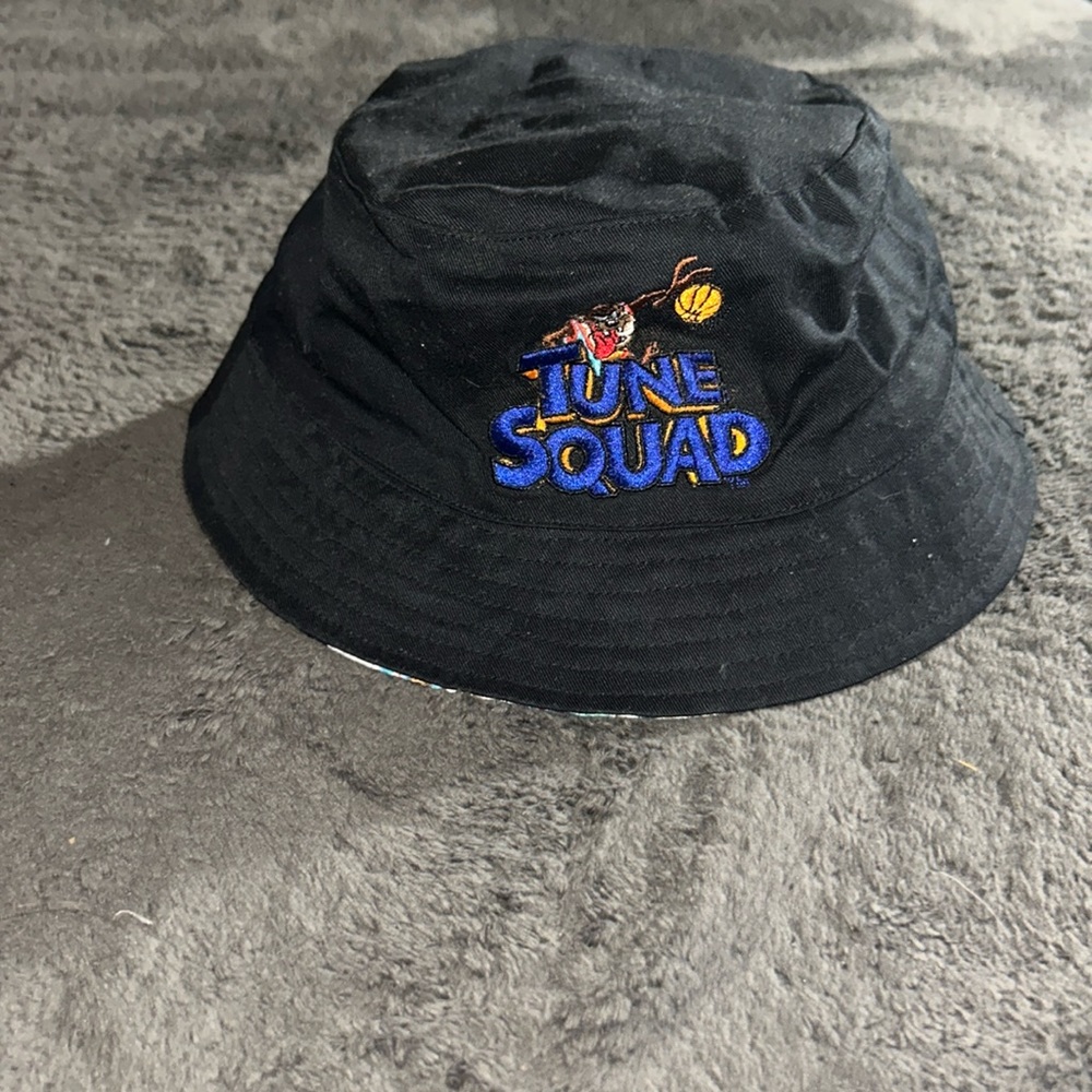 Two sided Looney Tunes bucket hat.